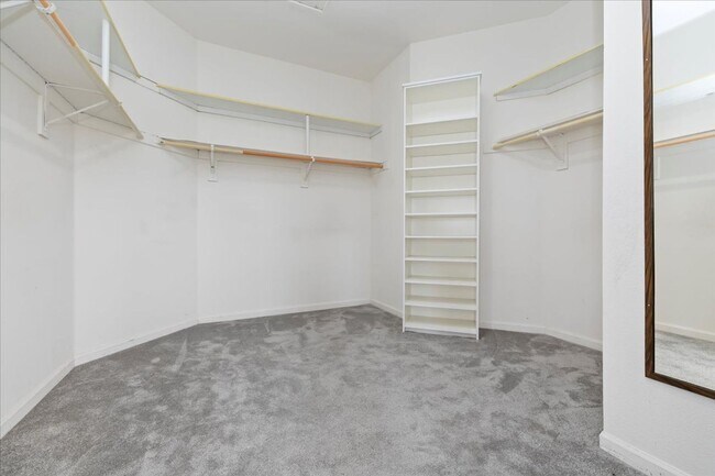 Building Photo - Lakefront Home for Lease – Panoramic Views...