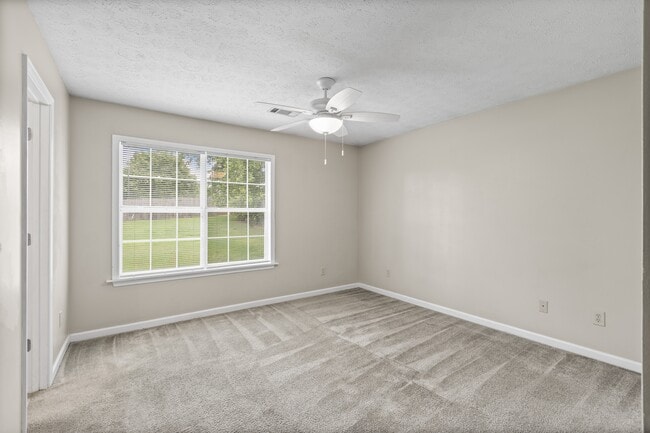 Building Photo - 717 Yeager Ln