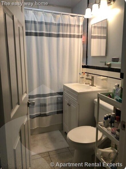 Building Photo - 77 Lyman Ave