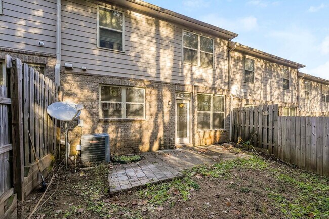 Building Photo - 3447 Desoto Rd