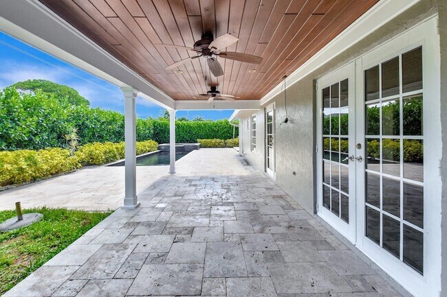 Building Photo - 4610 Pine Tree Dr