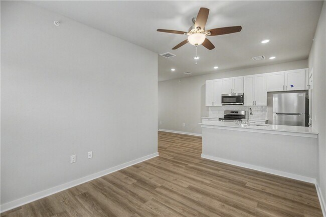 Building Photo - 401 S 29th St