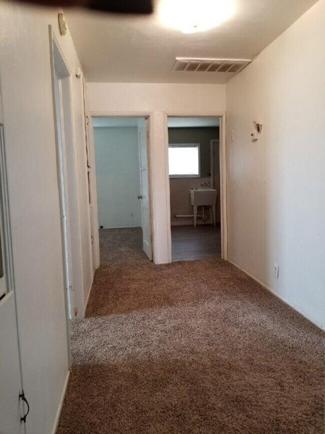 Building Photo - 13400 Rosedale Hwy
