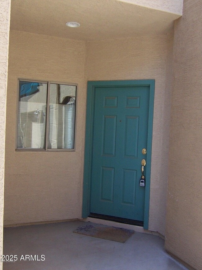 Building Photo - 1015 S Val Vista Dr
