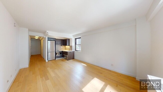 Primary Photo - 222 E 39th St