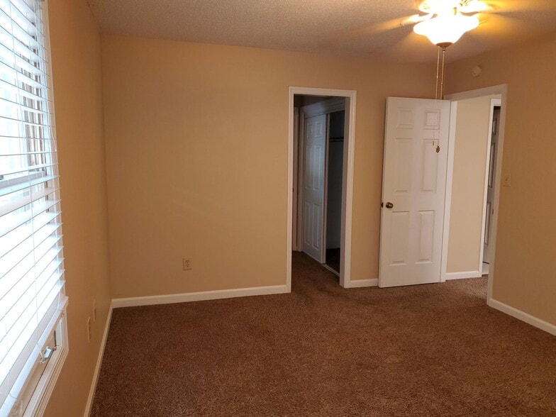 Master - 1704 Twin Brooks Dr SE