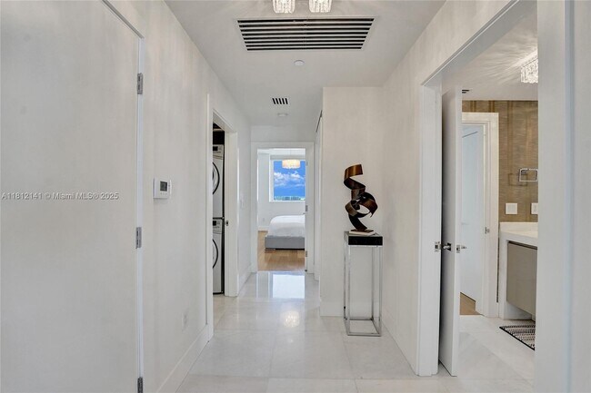 Building Photo - 17875 Collins Ave