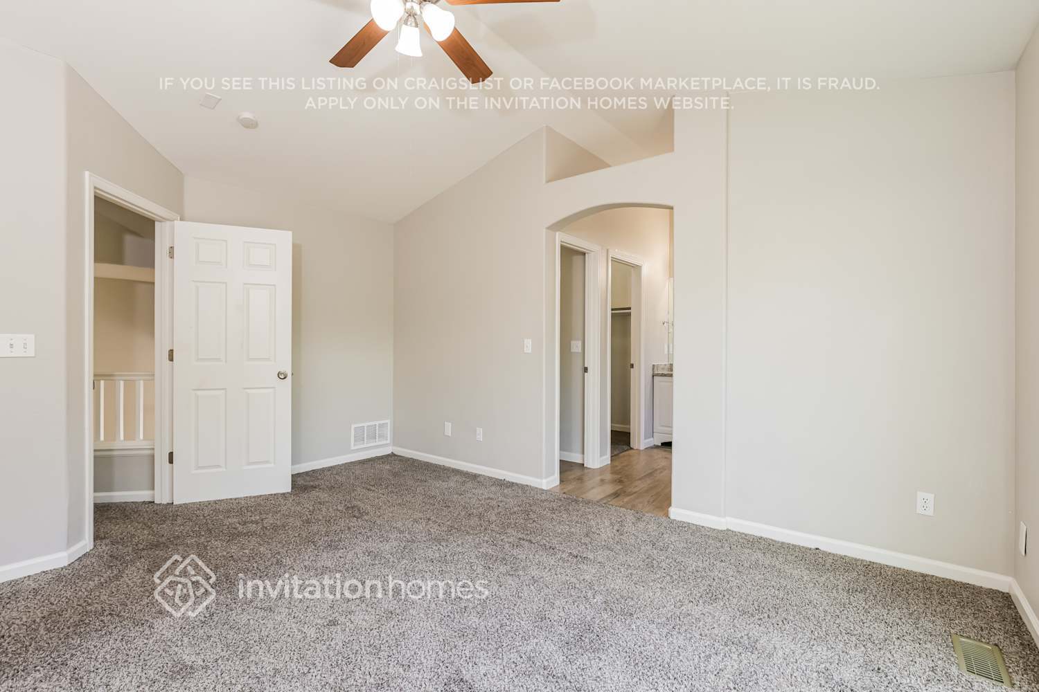 Building Photo - 8495 Bluegrass Cir