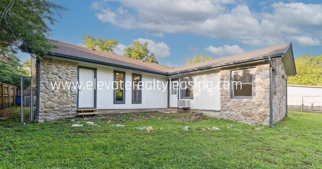Building Photo - 7212 E 76th St