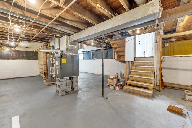 Building Photo - 168 Wheeler St