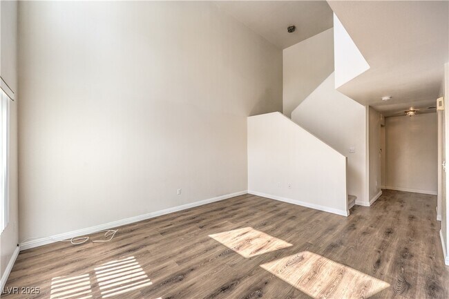 Building Photo - 1452 Rothwell Ct