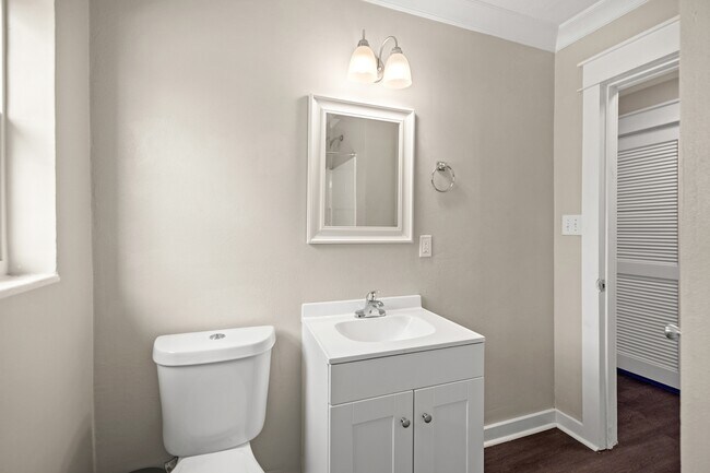 Building Photo - 200 Spencer Dr