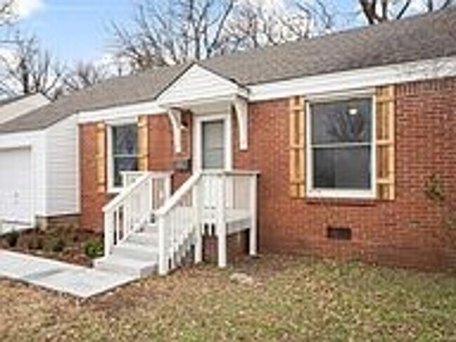 Building Photo - Updated 2 Bed 1 Bath Rental Home Tulsa