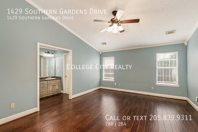 Building Photo - 1429 Southern Gardens Dr