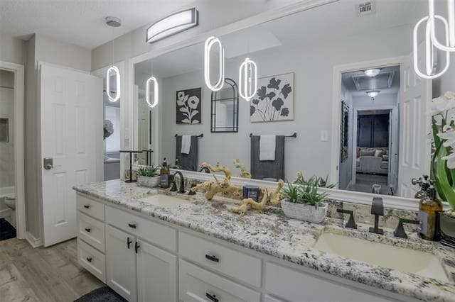 Building Photo - 3719 Danbury Dr