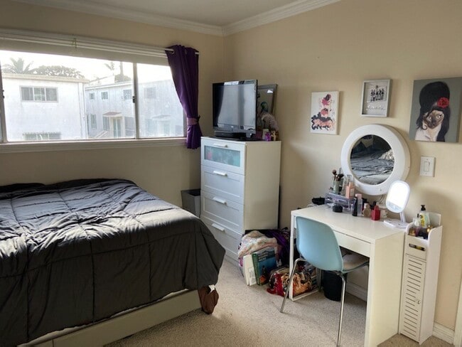 Master Bedroom - 423 Pier Ave