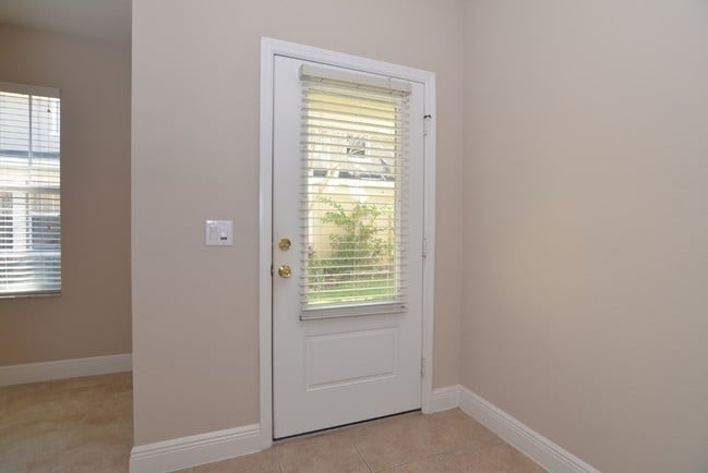 Building Photo - 5460 Caramella Dr