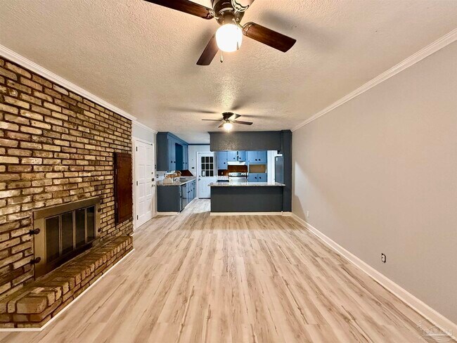 Building Photo - 9681 Pine Cone Dr