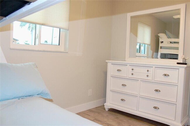 Building Photo - 2744 Sanderling Ct