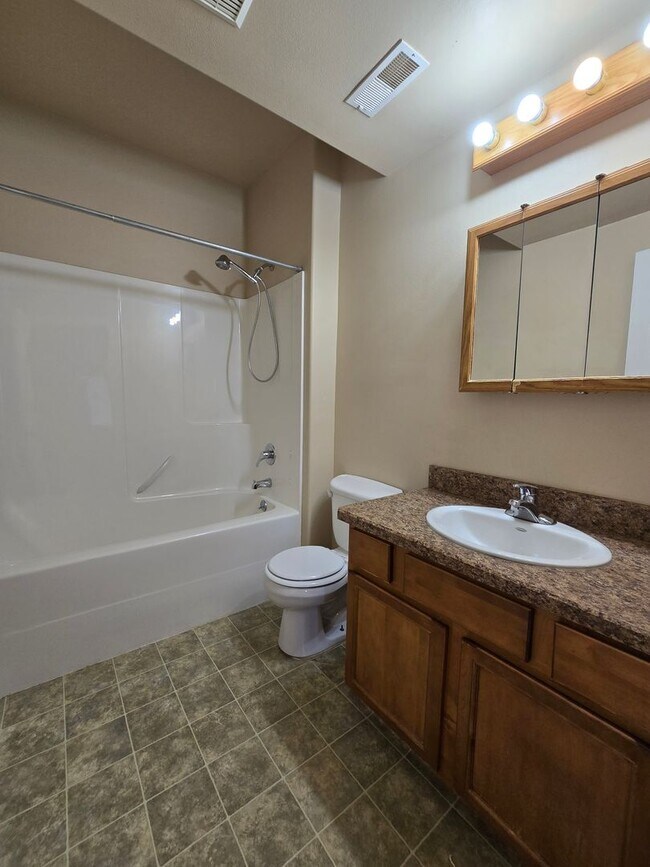 Building Photo - 1317 Mirror Lake Ln
