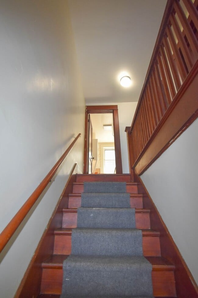 Building Photo - 205-205 S Summit St