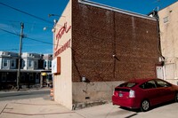 Building Photo - Spacious 2-bedroom apartment in Little Italy