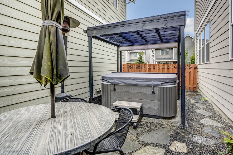 Building Photo - 4425 30th Dr SE