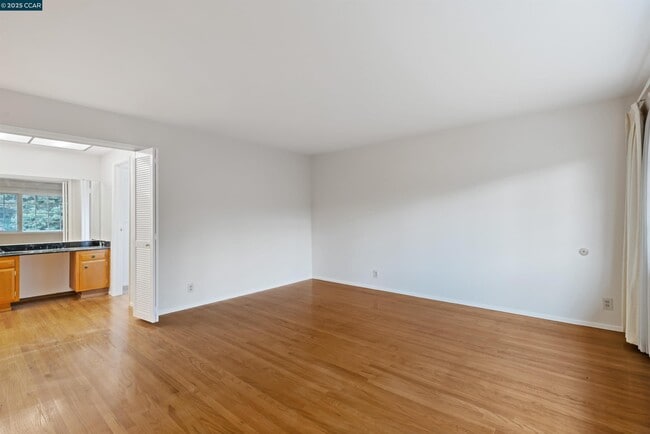 Building Photo - 2201 Quiet Pl Dr