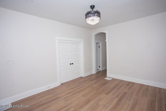 Building Photo - 730 S 38th St