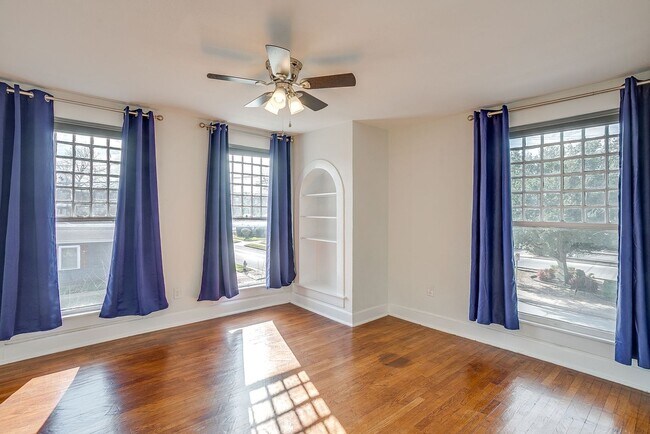 Building Photo - Large Newly Remodeled Home in Historic Fairmont- 4 Bedroom, 2 Bath- 76104