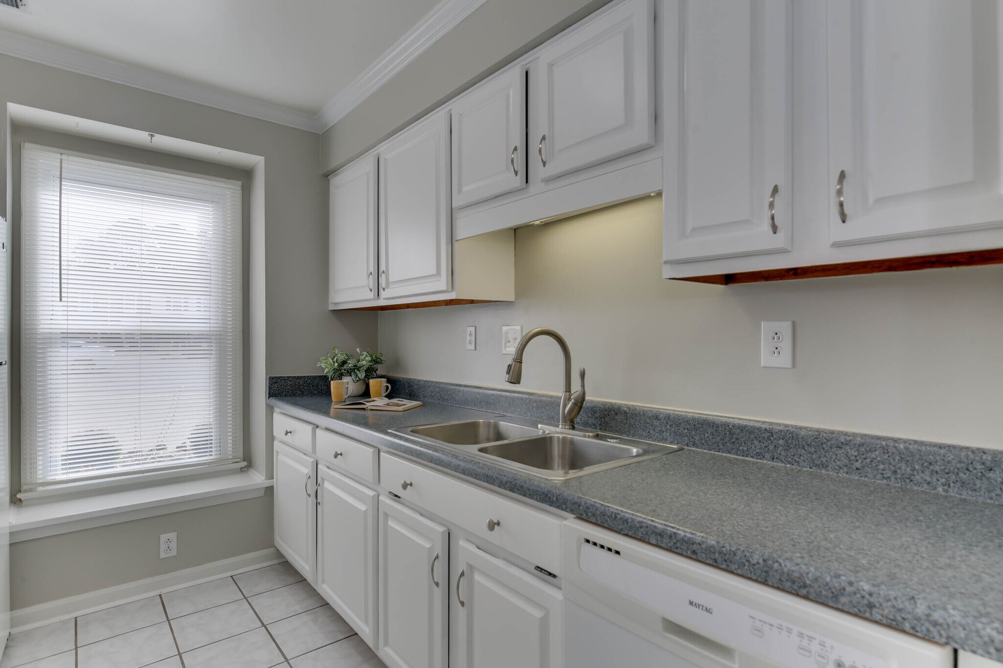 Building Photo - 425 Rennie Ct