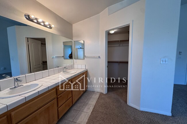 Building Photo - 10014 Brookline Woods Dr