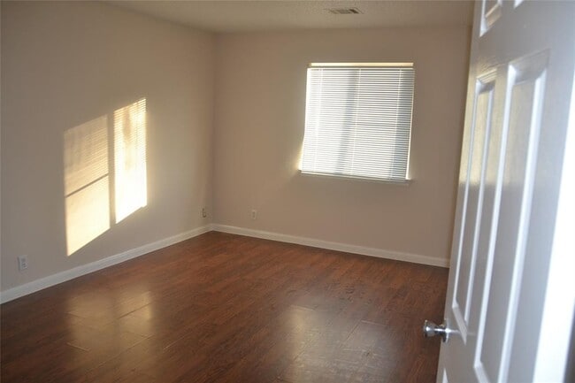 Building Photo - 1717 Jerusalem Dr