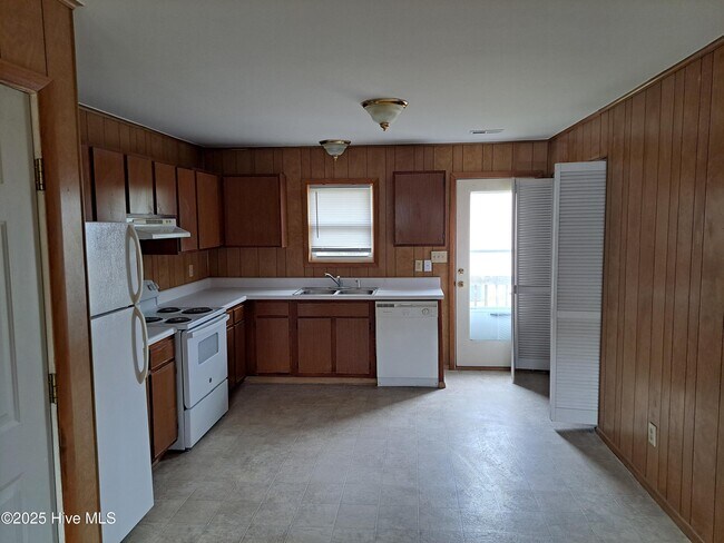 Building Photo - 3813 Symi Cir