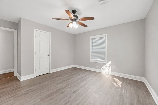 Building Photo - 3823 Florinda St