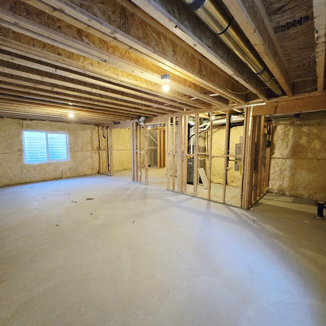 Building Photo - 4022 1100 N