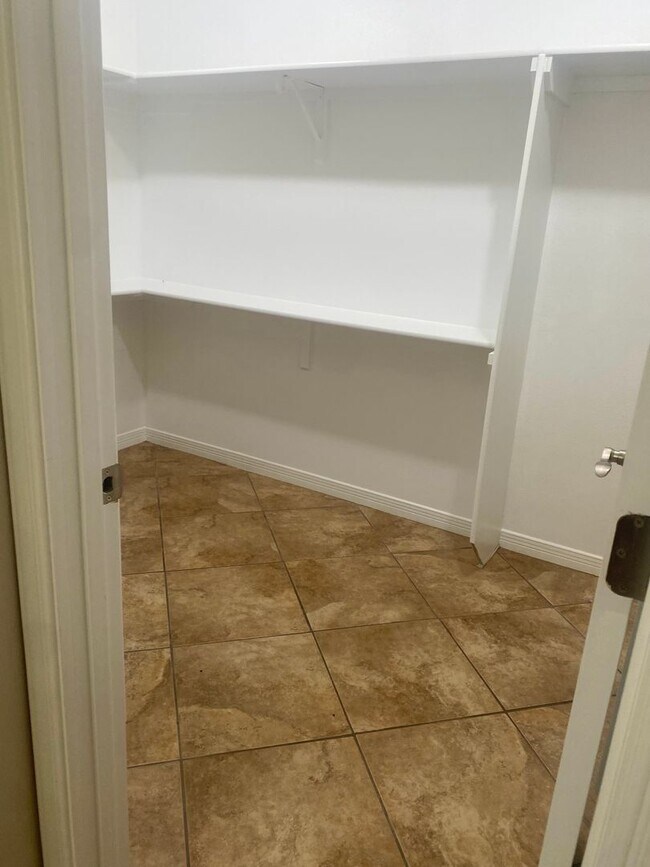 Building Photo - 7324 Vista De Sobre Dr