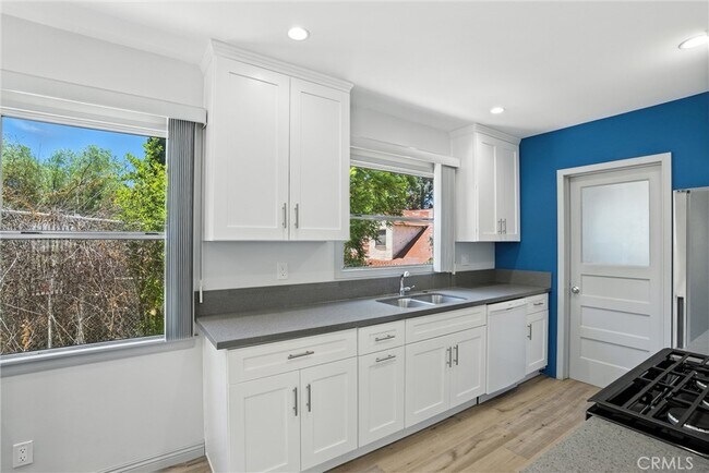 Building Photo - 10416 Fairgrove Ave
