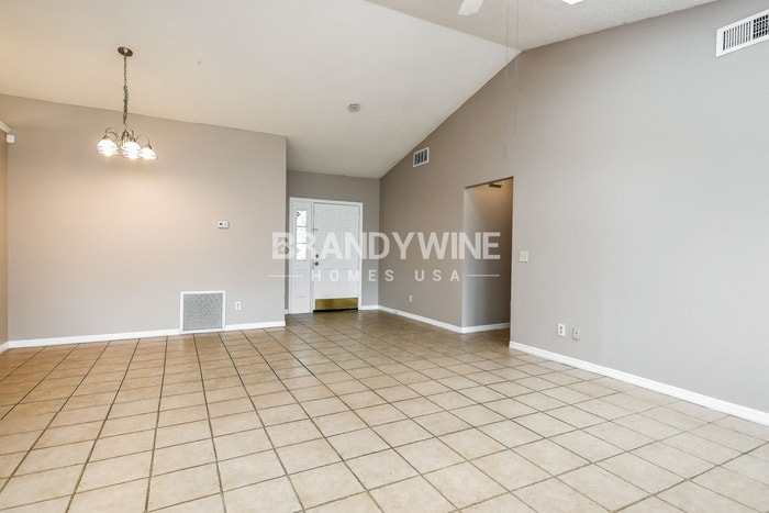 Building Photo - 6813 Westborough Ln