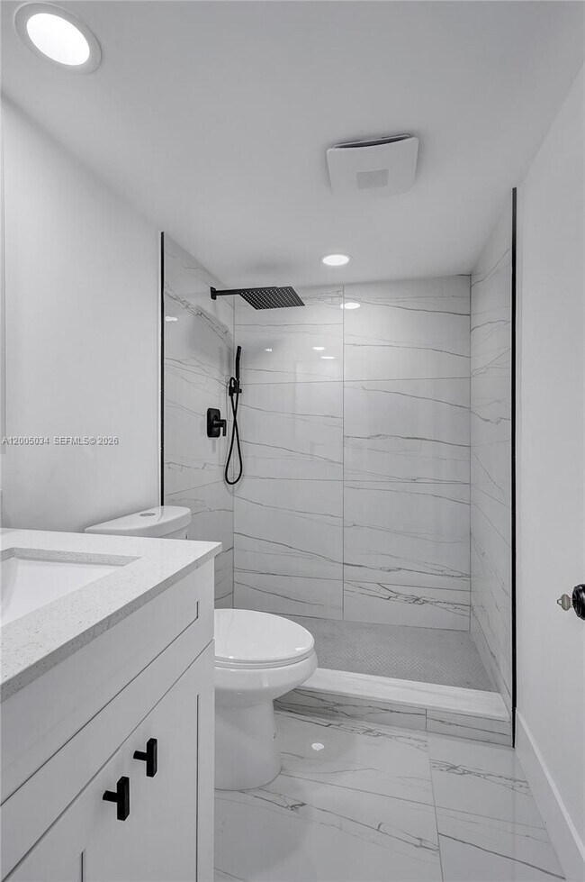 Building Photo - 3091 N Course Dr