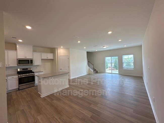 Building Photo - 5278 Maynard Hl Dr