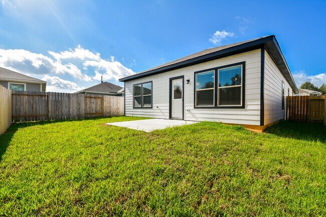 Building Photo - 16493 Moss Ln
