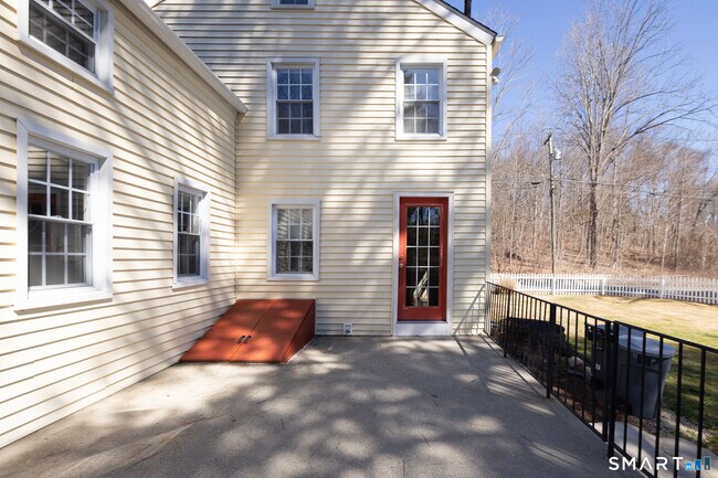 Building Photo - 1187 Mt Carmel Ave