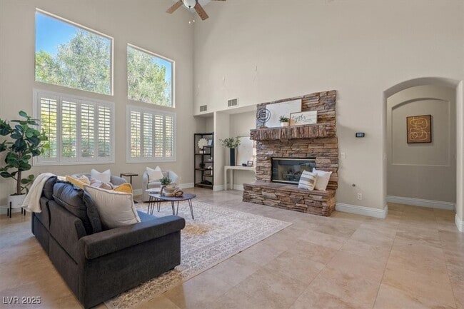 Building Photo - 858 La Sconsa Dr