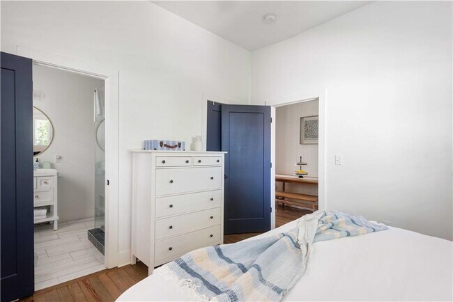 Building Photo - 538 Winton Terrace NE