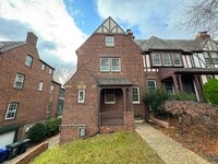Building Photo - Stunning 4 Bed 3 Bath Tudor-style Brick Townhome In Desired Foxhall