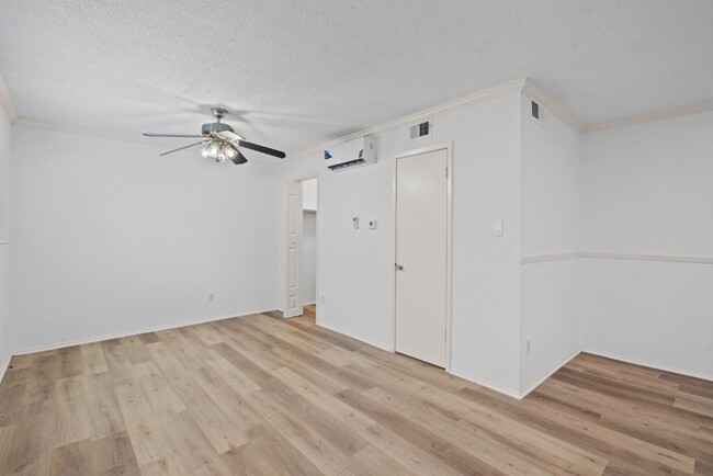 Building Photo - 4105 Speedway, Unit 204