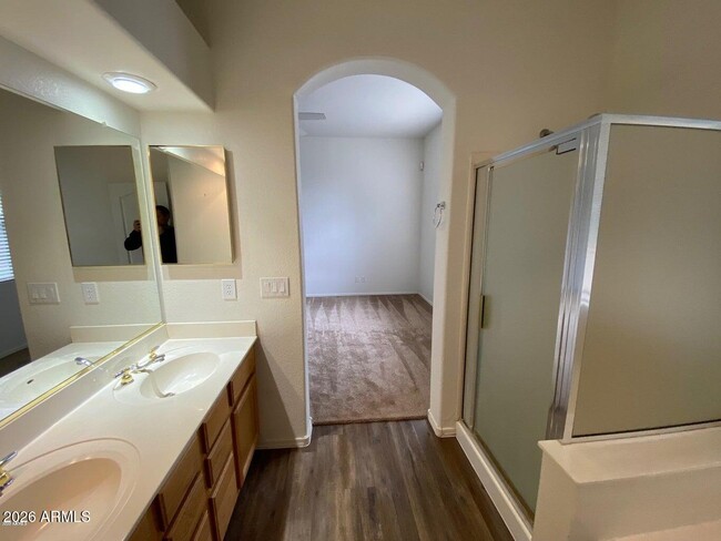 Building Photo - 3901 E San Pedro Ave