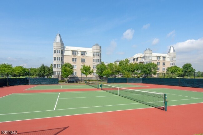 Building Photo - 101 Shearwater Ct E