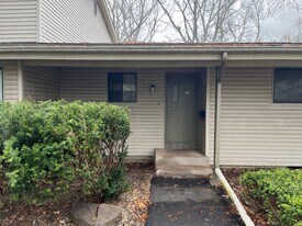 Building Photo - 341 Oak St